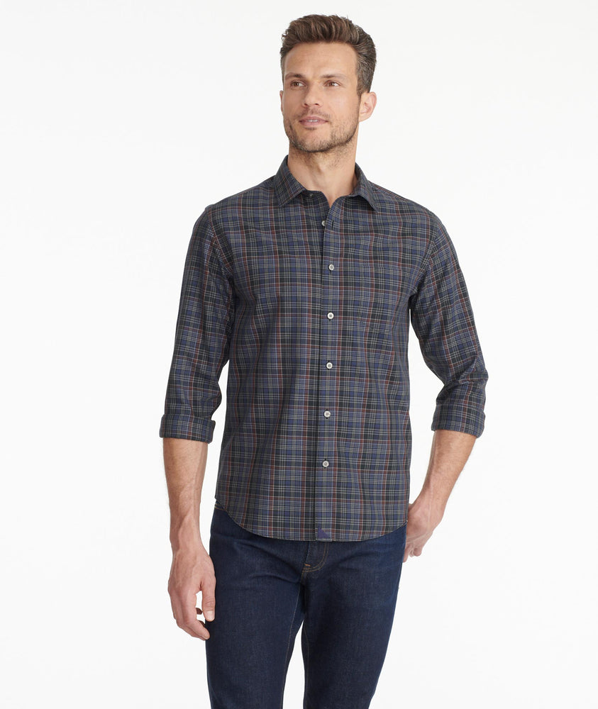 Model weating a Navy Wrinkle-Free Cordero Shirt