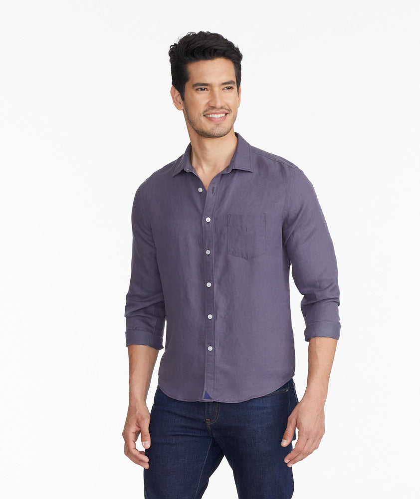 Model wearing a Black Harken - Graystone