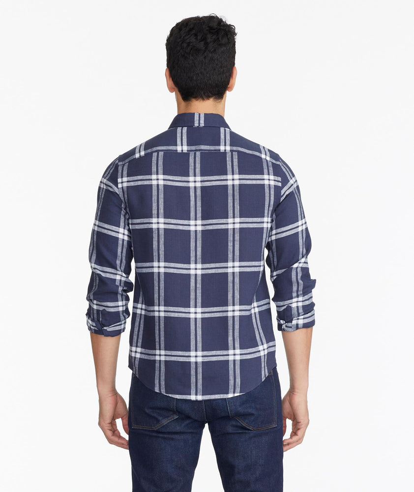 Model wearing a Navy Ovada WR - Navy