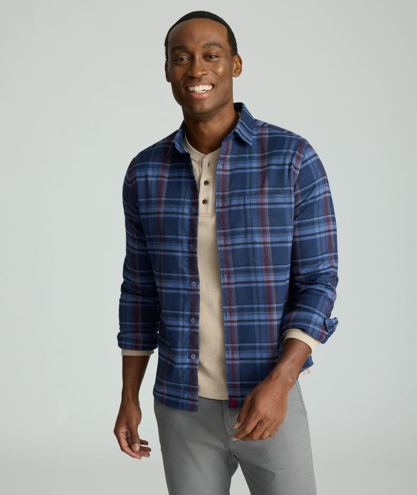 Model is wearing UNTUCKit Performance Flannel Blanchard Shirt.