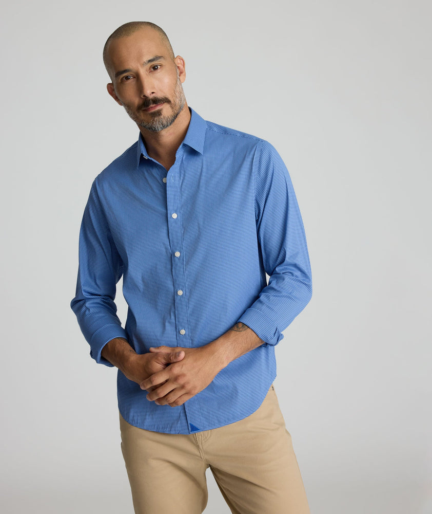 Model is wearing UNTUCKit Kleinwood wrinkle-free performance shirt. 