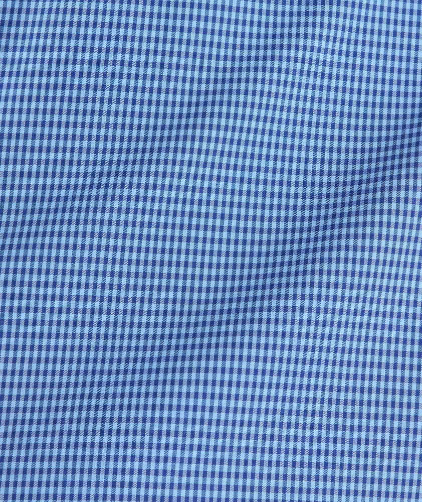 Model is wearing UNTUCKit Kleinwood wrinkle-free performance shirt. 