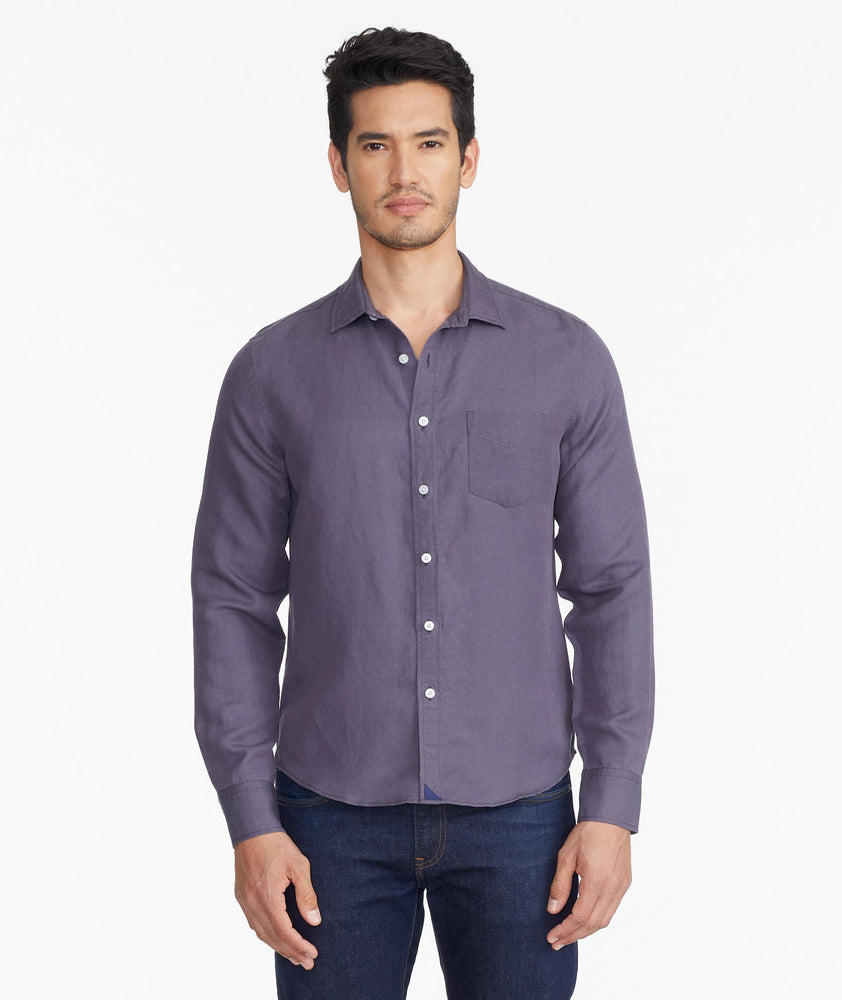 Model wearing a Black Harken - Graystone