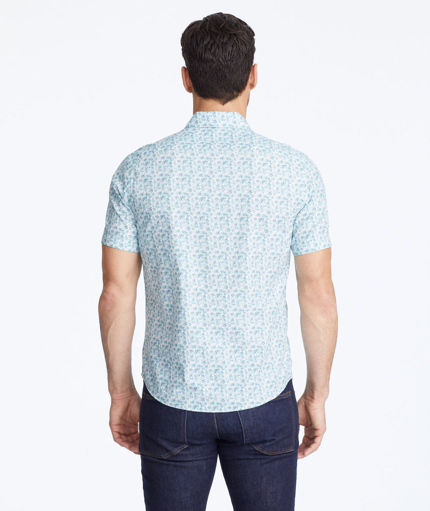 Model wearing a Green Classic Cotton Short-Sleeve Pasaeli Shirt